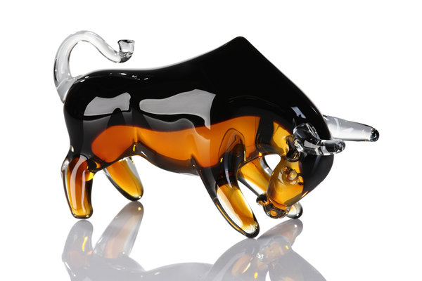 Skulptur "Stier" aus Glas · schwarz/amber von Gilde